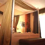 弗诺罗浪漫酒店 4*