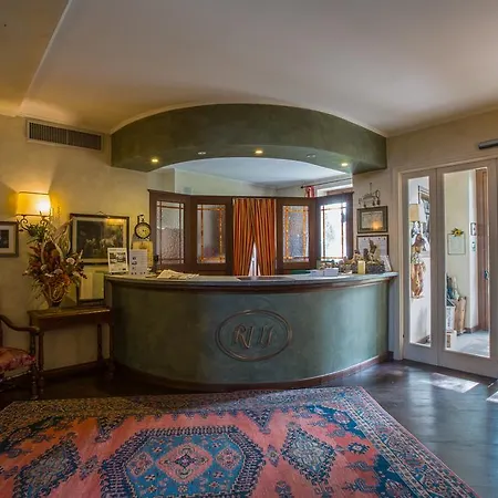 Romantic Furno سان فرانشيسكو أل كامبو