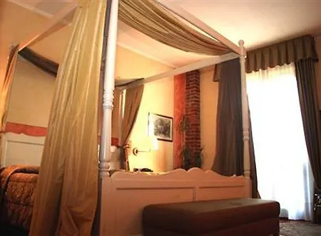 Romantic Furno 4*
